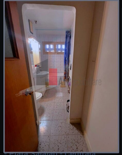 Titan, apartament cu 4 camere cu centrala.