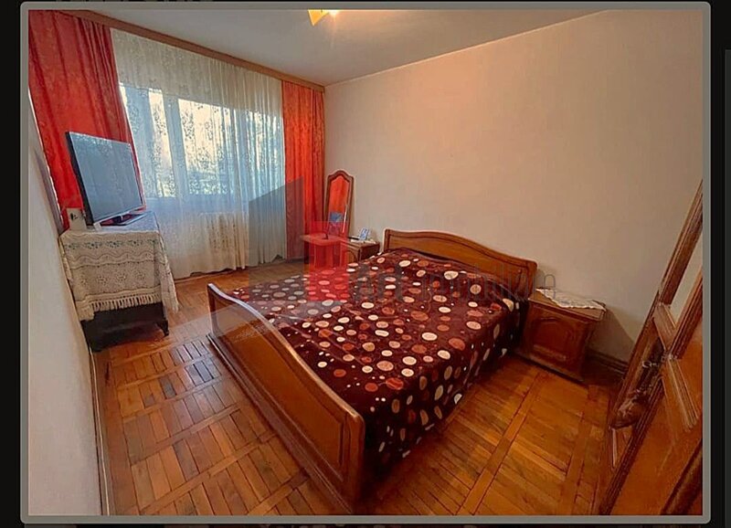 Titan, apartament cu 4 camere cu centrala.