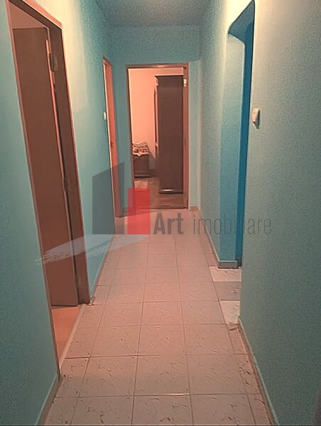 Titan, apartament cu 4 camere cu centrala.