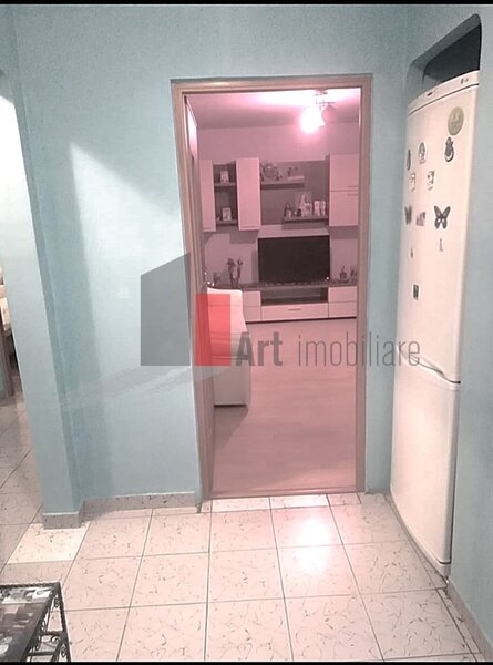 Titan, apartament cu 4 camere cu centrala.